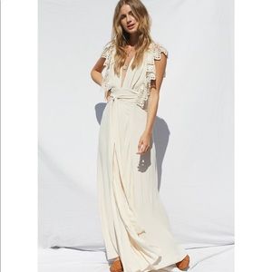 Jen’s pirate bootie white poppy wrap dress 🌙